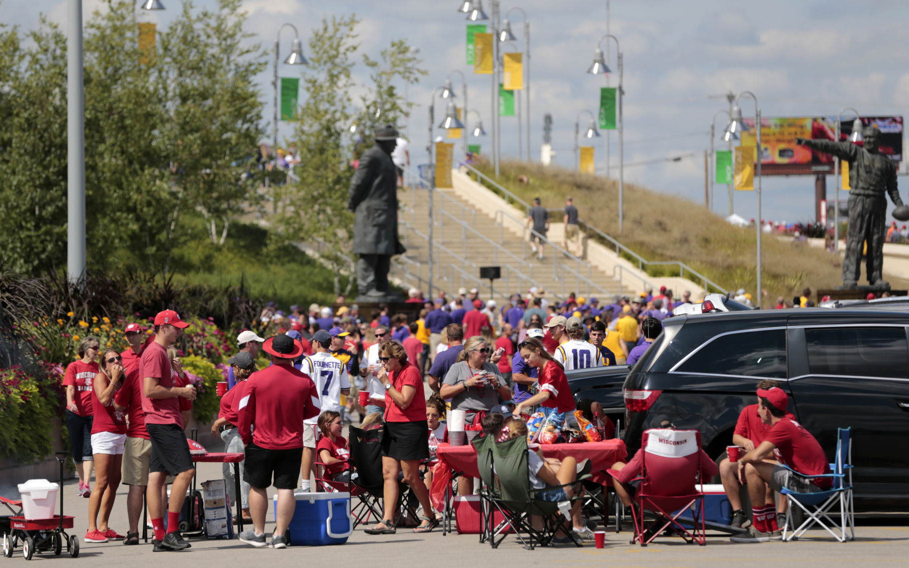 UW and LSU at Lambeau